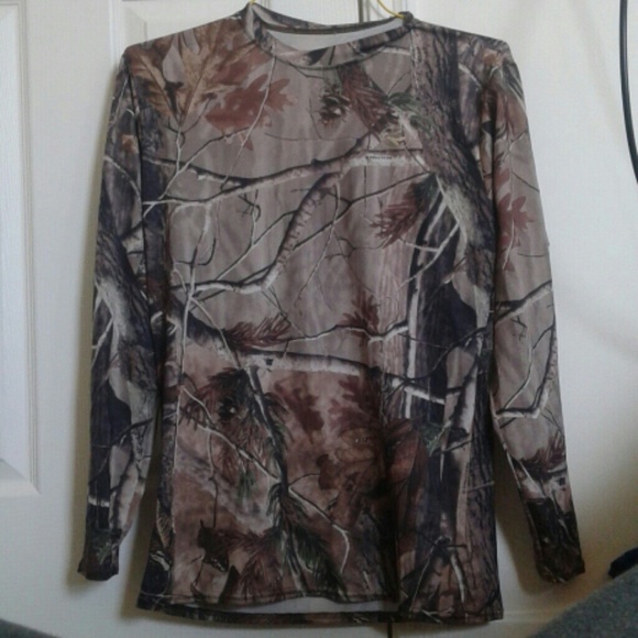 Real tree camo long sleeved