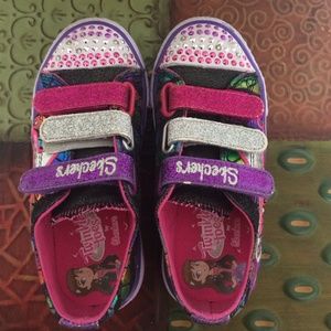 Lights up twinkle toes