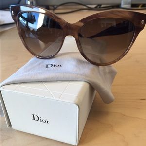 *AUTHENTIC* Christian Dior sunglasses.