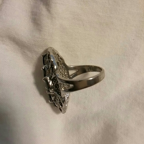 Ring - Picture 2 of 3