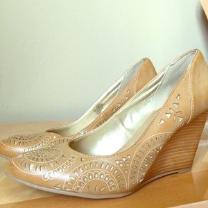 Wedge shoes