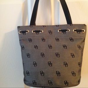 Dooney & Bourke DB Signature black grey bucket