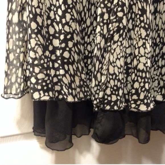 Flowy Dress - Picture 2 of 4