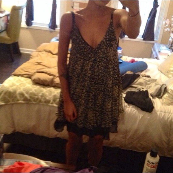Flowy Dress - Picture 3 of 4