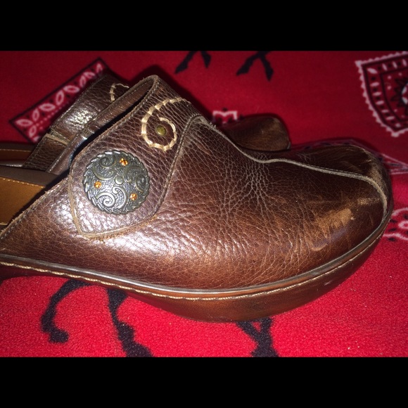 Nurture from Dillards Shoes Nuture Womens Brown Leather Clogs