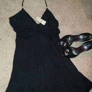 🚫🔻Sold🚫NWT Little black express dress