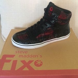 STEVE MADDEN'S FIX high top sneakers