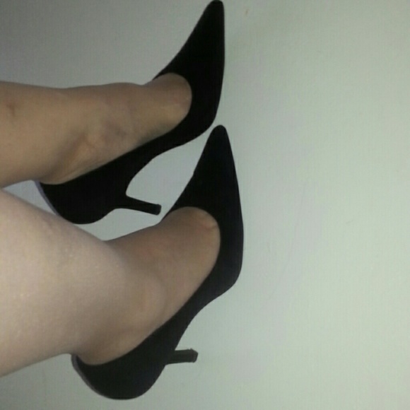 Ninewest Black suede heels