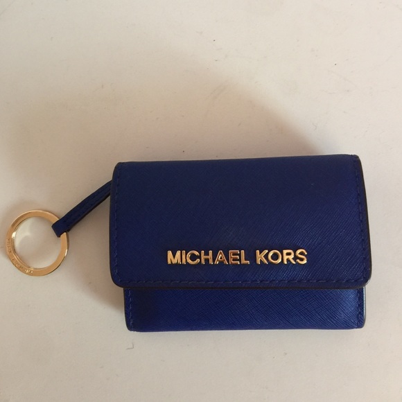 JET SET TRAVEL SAFFIANO LEATHER COIN PURSE
$58.00