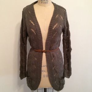 Bundle-Sweater, black rabbit, multi rabbit scarves