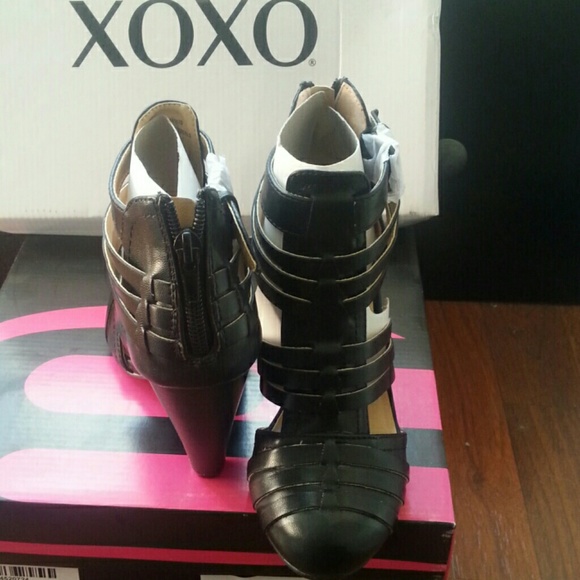 XOXO BRAND BOOTIES - Picture 3 of 3