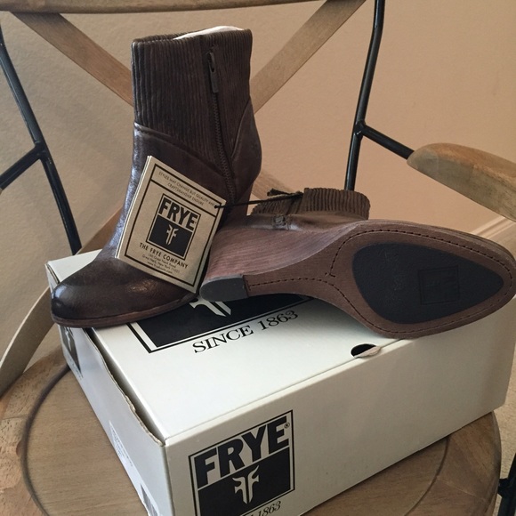 FRYE CORBY SIDE ZIP BOOTS BOOTIES - Picture 2 of 4