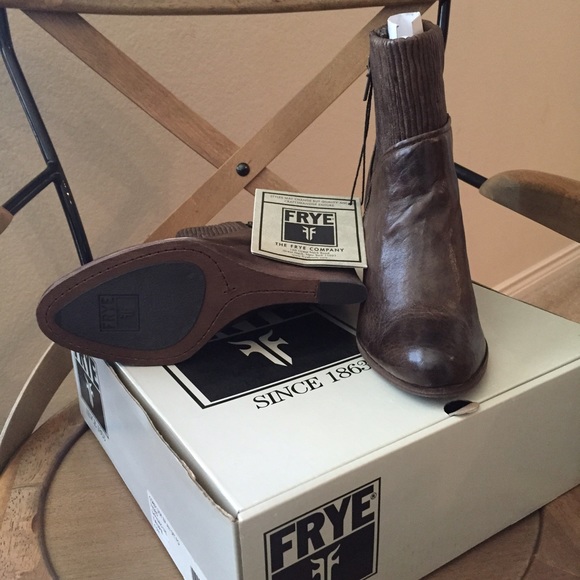 FRYE CORBY SIDE ZIP BOOTS BOOTIES - Picture 3 of 4