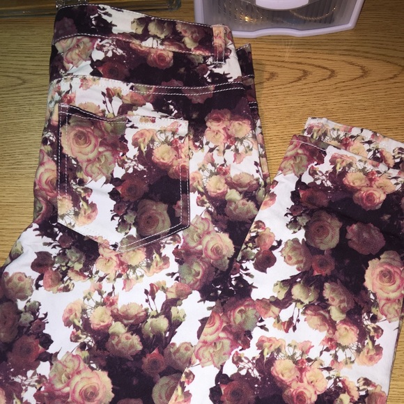 Cute floral print pants