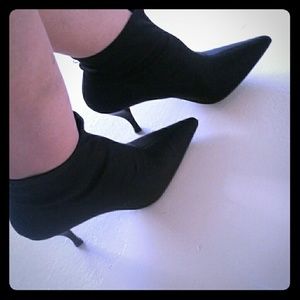 Prediction black ankle boots