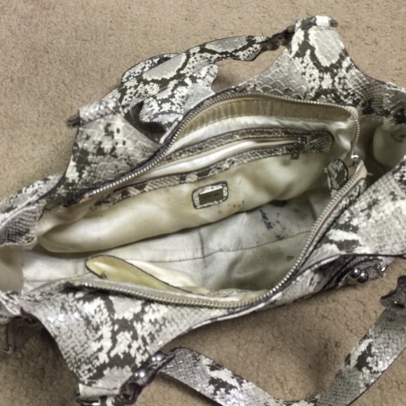 Snake skin Authentic Guess Purse - Picture 3 of 4