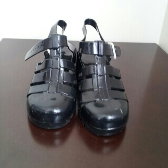 Jelly sandals with heels!