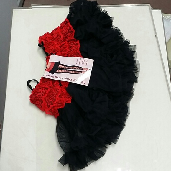 Red Ruffle Petticoat - Picture 3 of 4