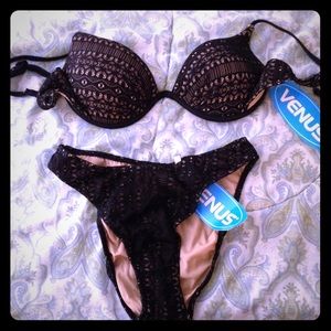 Beautiful Black and Tan swimsuit👙💄🎀💚💙💎💛💜❤️