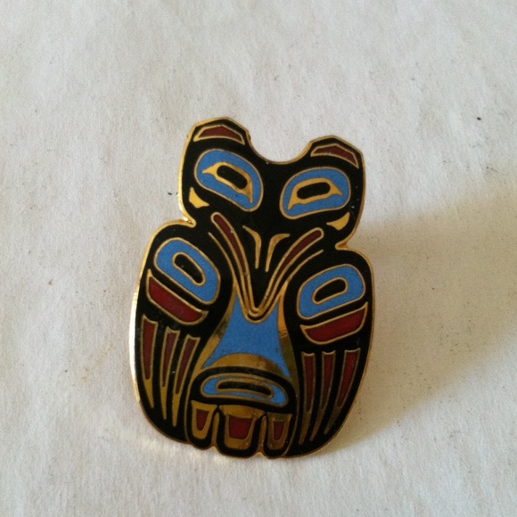 Ivory Jacks art pin