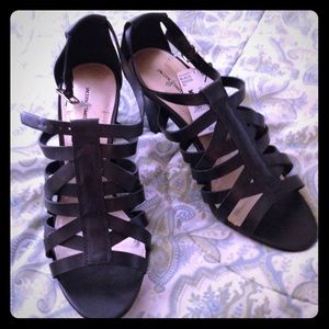 Beautiful fashionable black strap 👠💖💛💚❤️💙💜