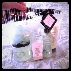 Brand new cucumber melon gift set💎💗💙💚💛❤️💖💄