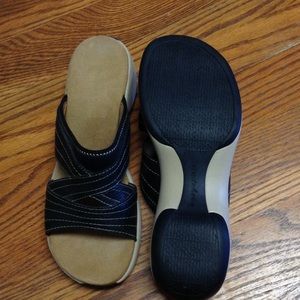 Brand new easy spirit sandles