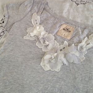 Hollister gray tee with flowers