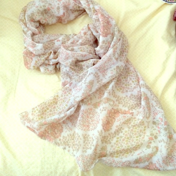 Floral light scarf - Picture 1 of 1