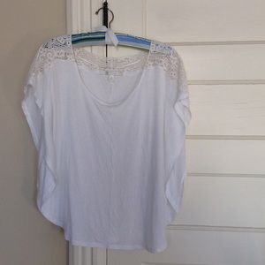 🌺White Flowy top🌺