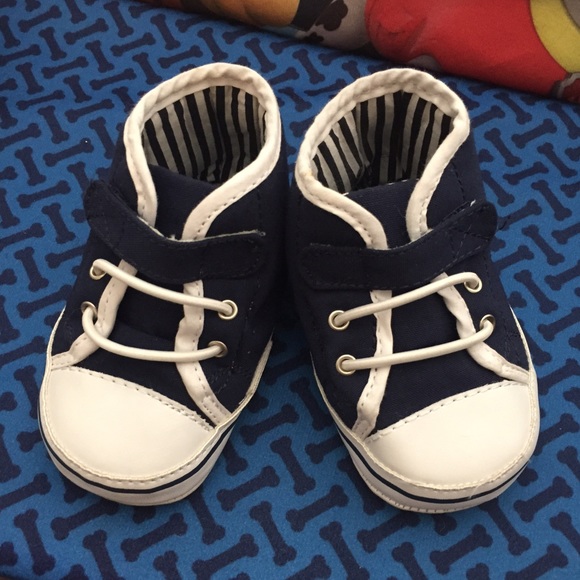 Old Navy baby shoes