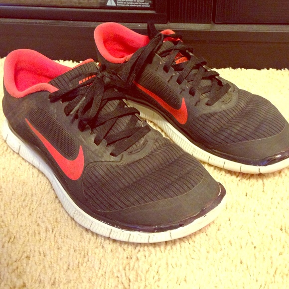 Nike Freeruns size 8