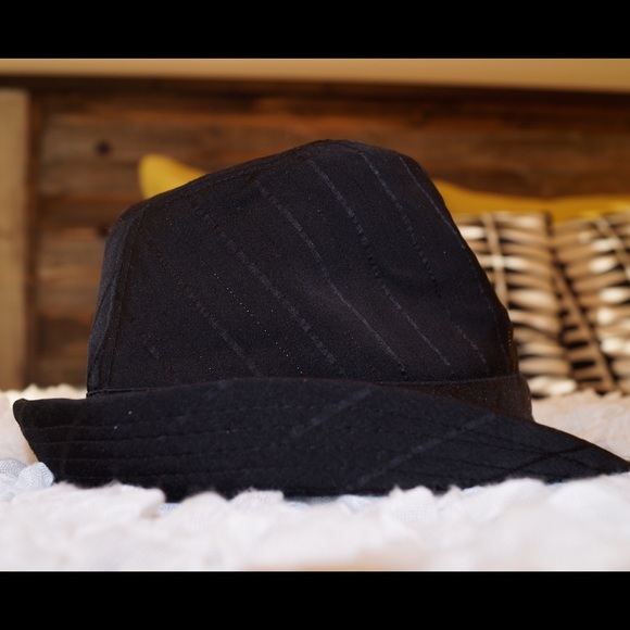 Hat😘 - Picture 3 of 4