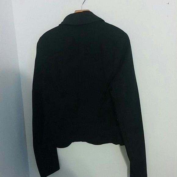 Blazer - Picture 4 of 4