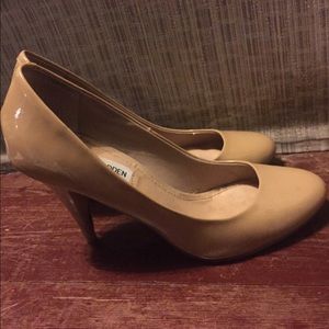 Steve Madden nude heels