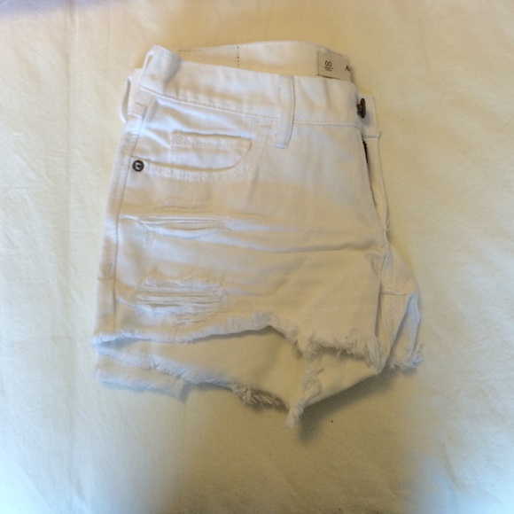 🚫Sold🚫 A&F white ripped shorts