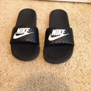 Nike slides. size 7