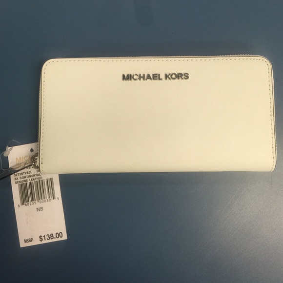Michael Kors jet set travel wallet