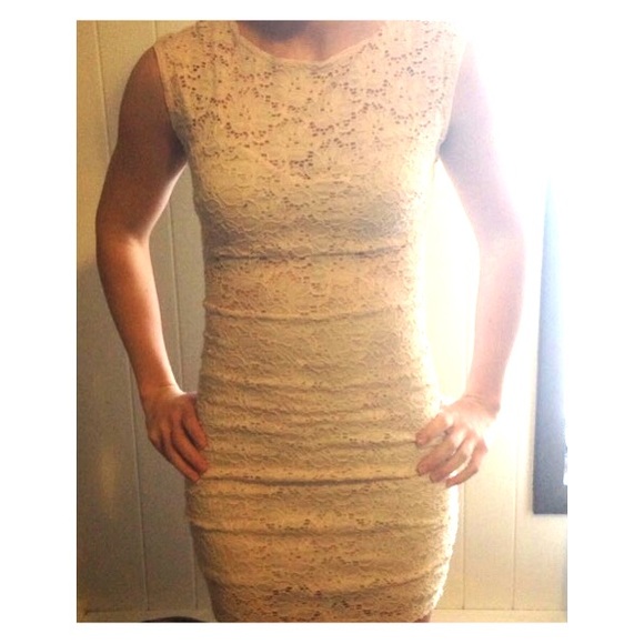 White body con lace dress