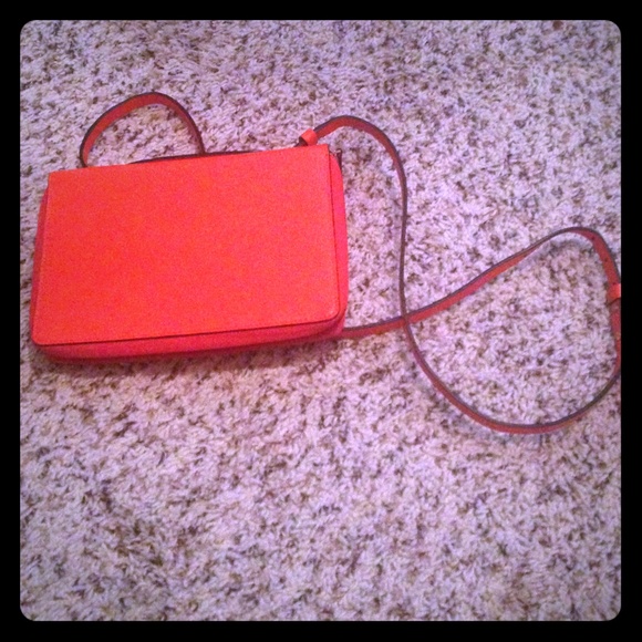 ❌Sold on another site❌Kate spade I pad purse