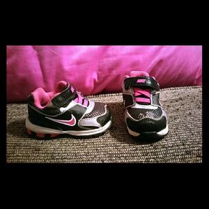 Toddler Nike tennis shoes