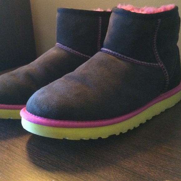Ugg short boots
