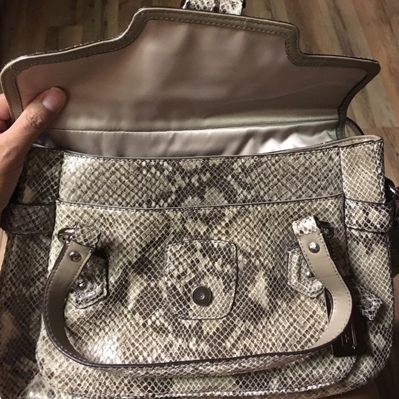 Coach purse🔥🔥🔥 - Picture 3 of 4