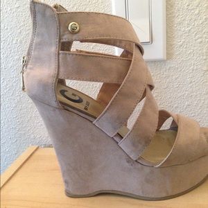 Nude wedges