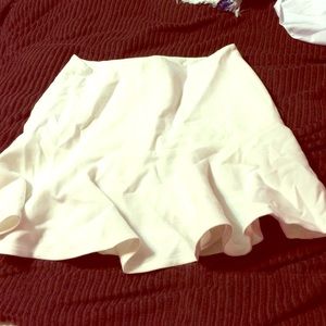 White frill bottom skirt