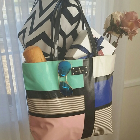 Kate Spade Daycation Coated Canvas Bon Shopper - Picture 4 of 4