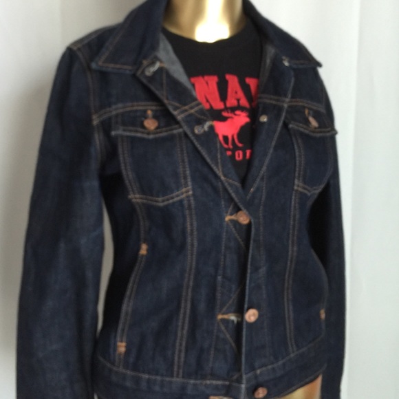 Guess Jeans Jacket with Canada Victoria T-Shirt