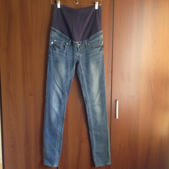 {SOLD} H&M Mama Maternity jeans size 8