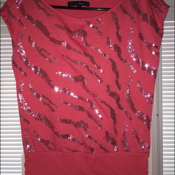 Salmon pink sequin zebra print t-shirt