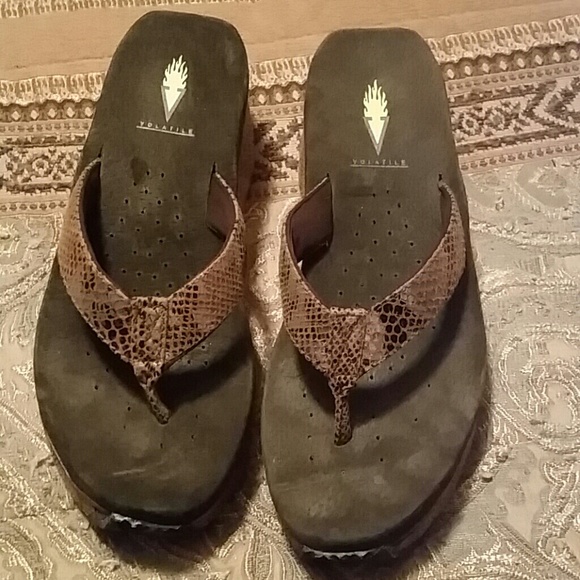 Volatile sandal